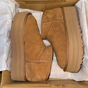 UGG Women's Classic Ultra Mini Platform Boot
